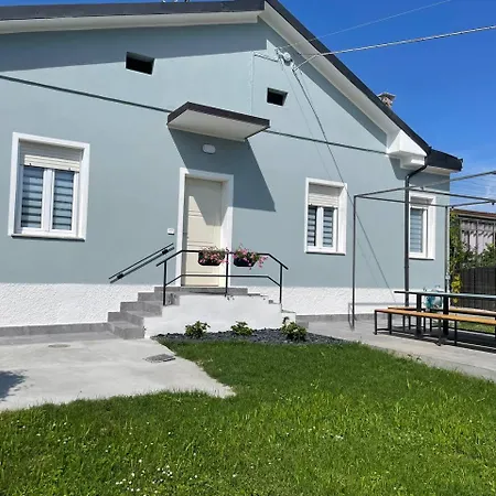 Alberta Villa *